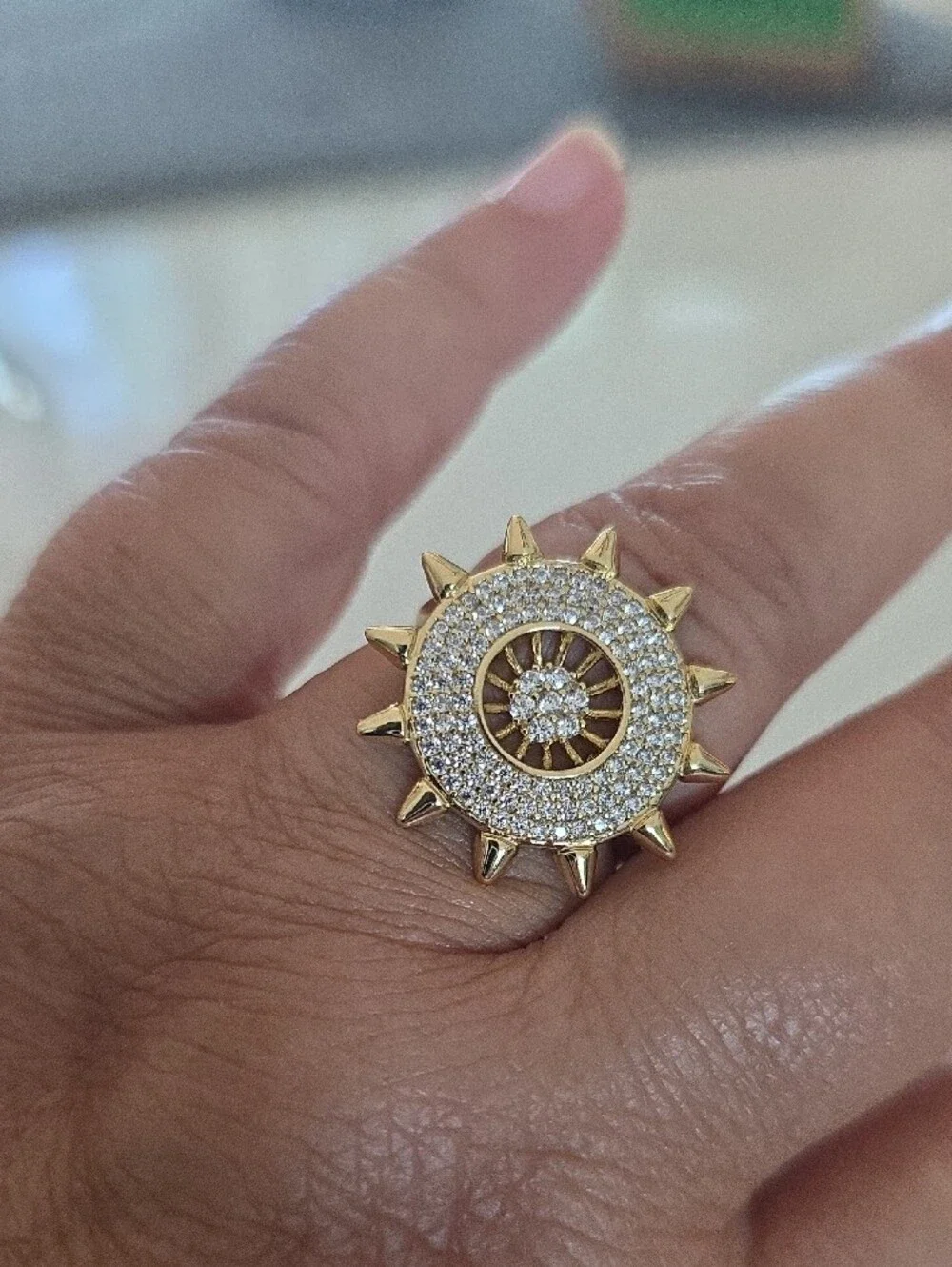 N/A elegant gold